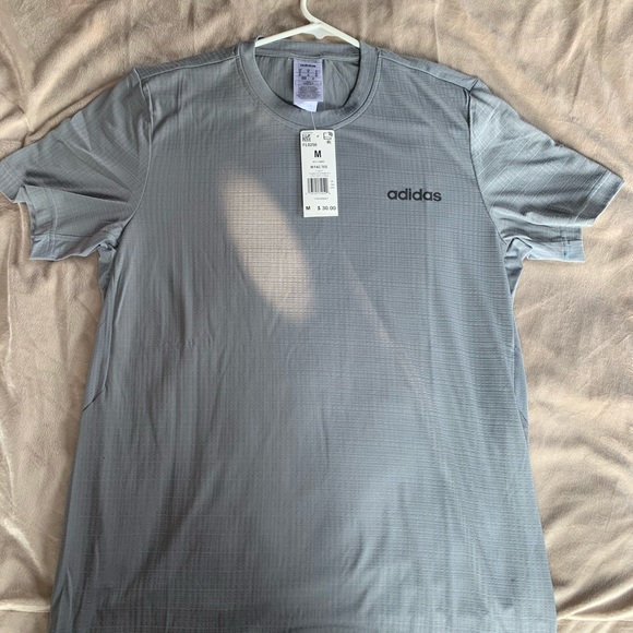NWT Adidas T-Shirt - Picture 4 of 6